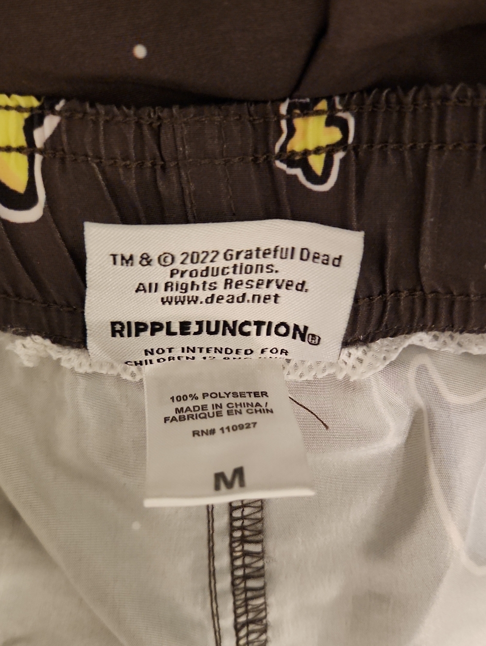 Grateful Dead Men's Black Graphic Shorts with Red Drawstring - Picture 5 of 7